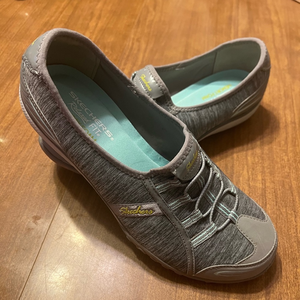 Skechers relaxed fit memory foam slide on sneakers